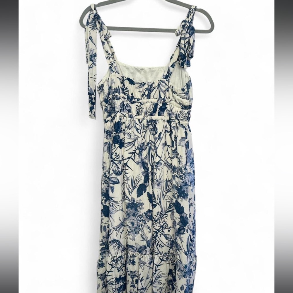 Red Dress Boutique Floral Maxi Dress in Blue and White - Picture 3 of 3